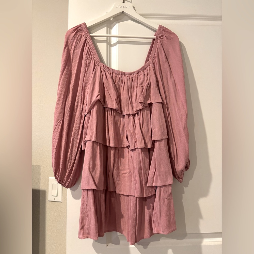 Cute pink dress!